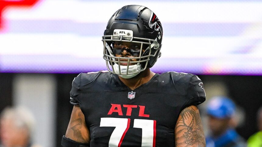 Elijah Wilkinson calls Falcons a 'clown show,' tells fans 'y'all in hell' after signing with Cardinals