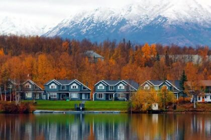 Foreigners are snapping up US homes and stealing the American dream out from under families