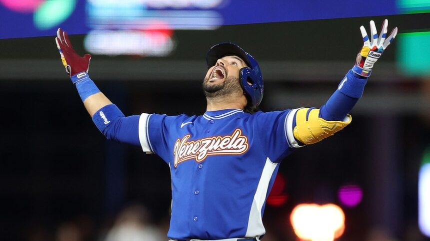 Venezuela hero Eugenio Suarez taps faith after shocking Team USA: 'All the glory is for the Lord Jesus'