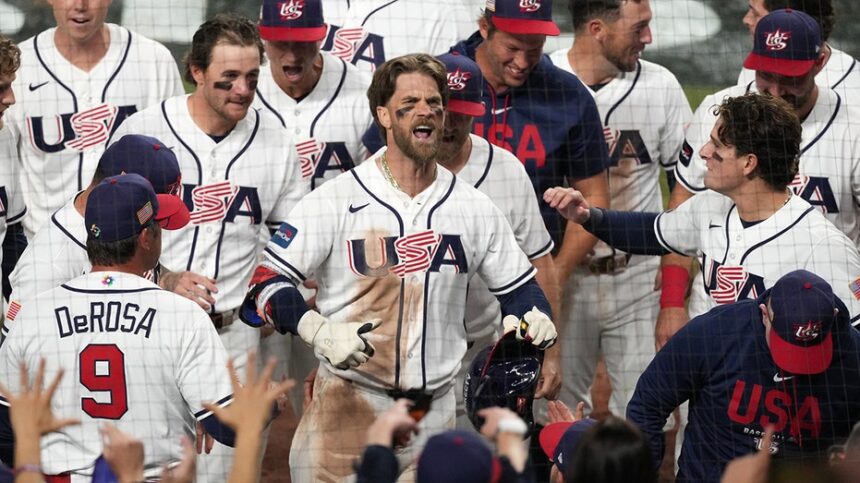 Yankees broadcaster takes issue with 'wrapping sports in the flag and preaching patriotism'