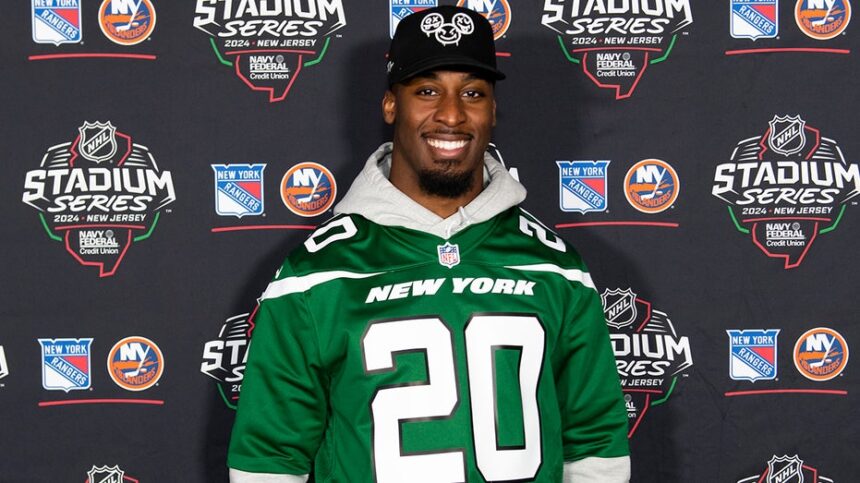 Breece Hall becomes NFLs third-highest paid running back, so maybe Jets offense wont stink again
