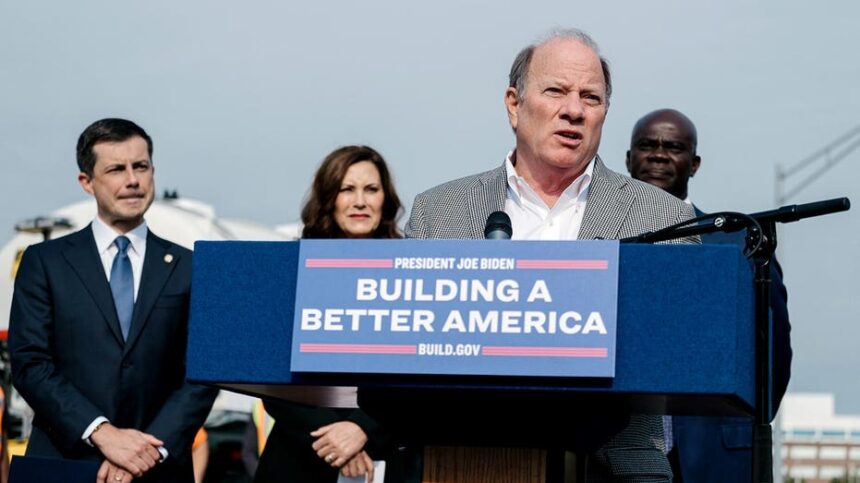 Former Detroit mayor blows governors race wide open in surprise move