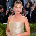 Margot Robbie turns heads in blue bikini on set of new 'Ocean's Eleven' prequel