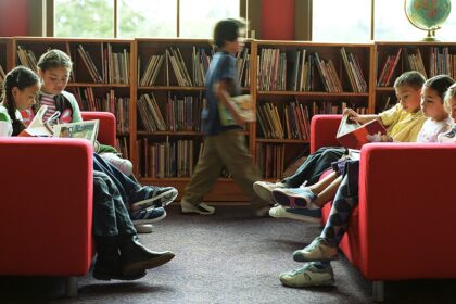 Put down those textbooks and turn off the screens. Here is a great way for kids to learn